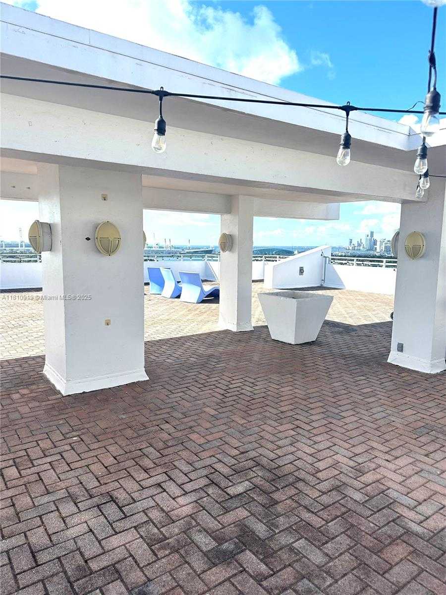 Small Image of 11 ISLAND AVE #1504, Miami Beach Number 20