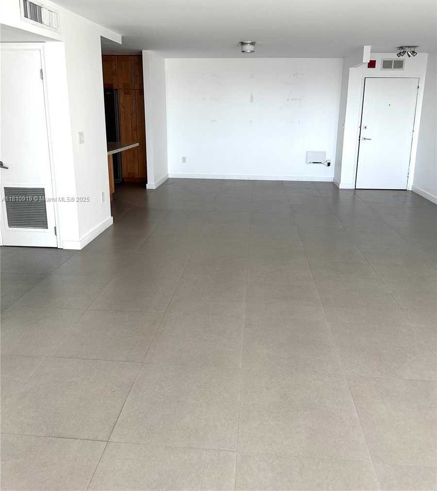 Small Image of 11 ISLAND AVE #1504, Miami Beach Number 6