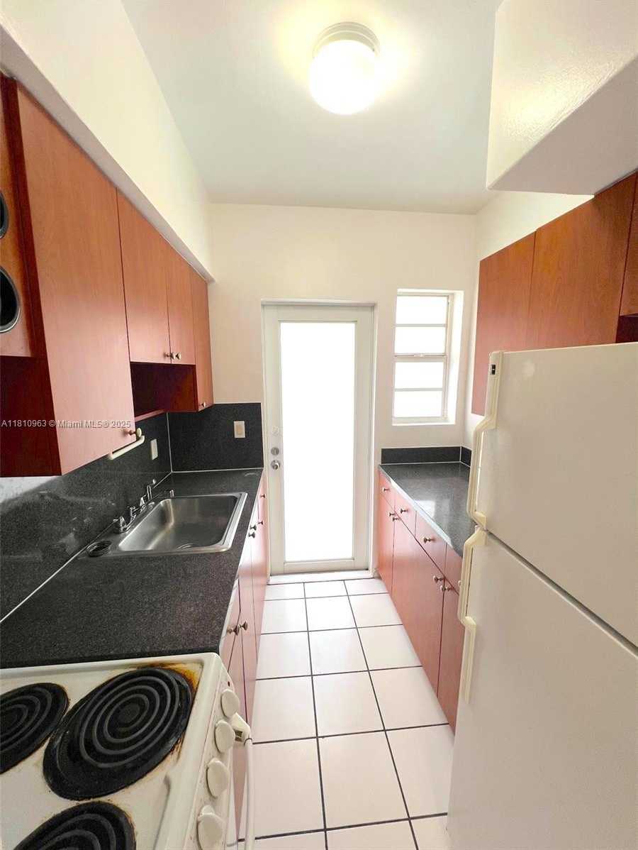 Small Image of 1235 EUCLID AV #14, Miami Beach Number 4