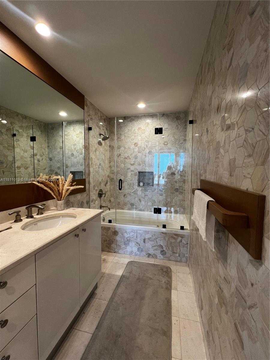 Small Image of 901 BRICKELL KEY BLVD #3702, Miami Number 19