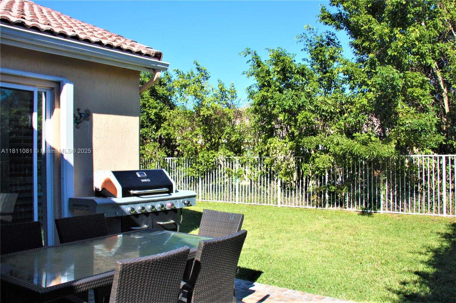 Small Image of 4291 MAGNOLIA RIDGE DR, Weston Number 14