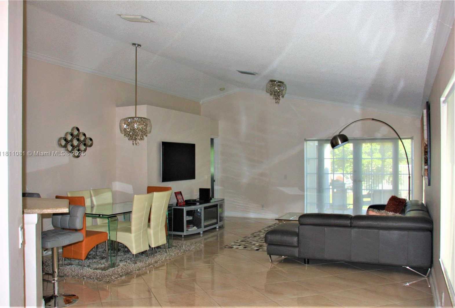 Small Image of 4291 MAGNOLIA RIDGE DR, Weston Number 4