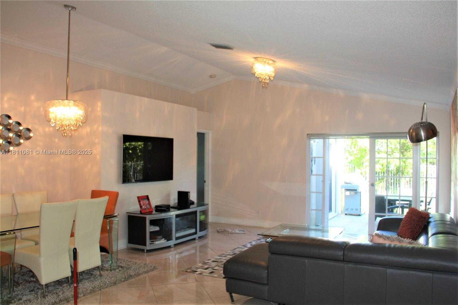Small Image of 4291 MAGNOLIA RIDGE DR, Weston Number 6