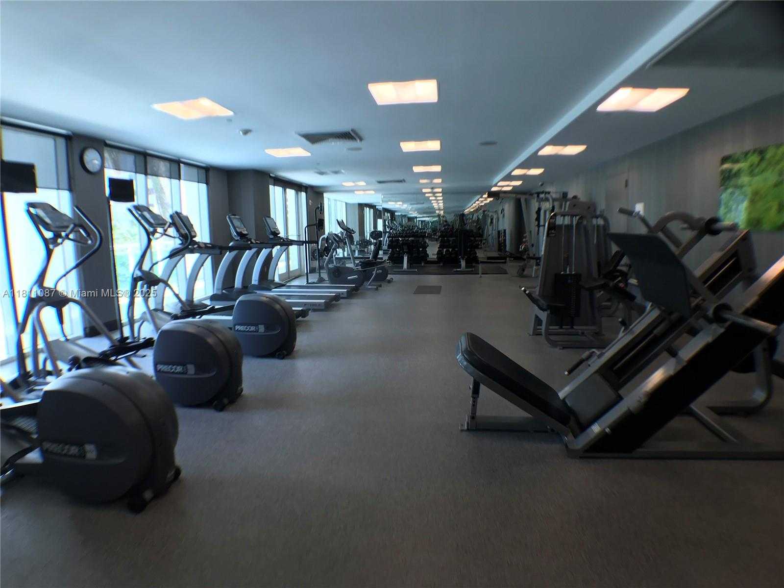 Small Image of 950 BRICKELL BAY DR #2901, Miami Number 7