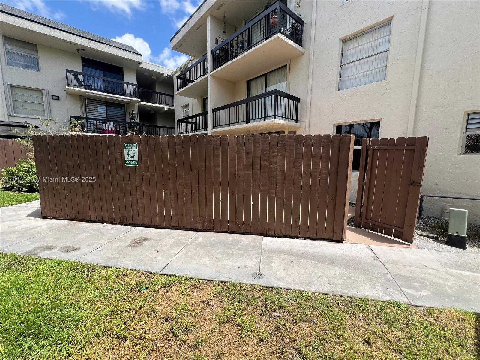 Small Image of 8307 SOUTH WEST 142ND AVE #F105, Miami Number 4