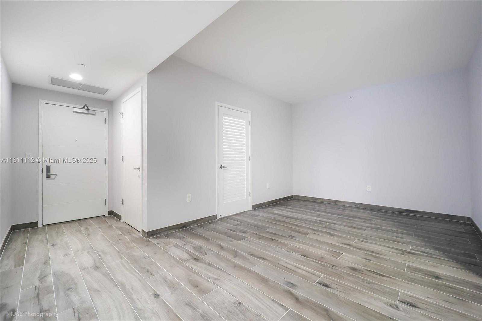 Small Image of 1010 BRICKELL #1906, Miami Number 9