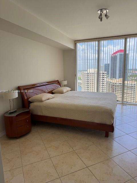 Small Image of 1850 SOUTH OCEAN DR #1908, Hallandale Beach Number 9