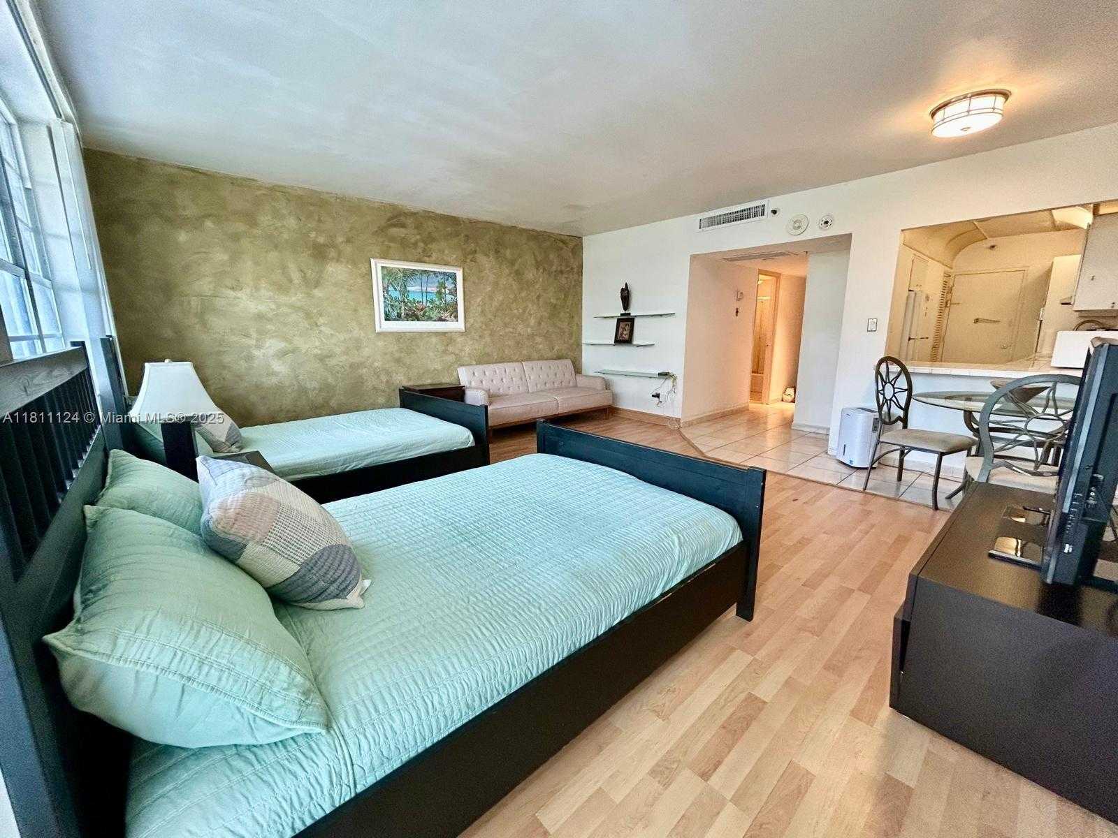 Small Image of 100 LINCOLN RD #329, Miami Beach Number 2