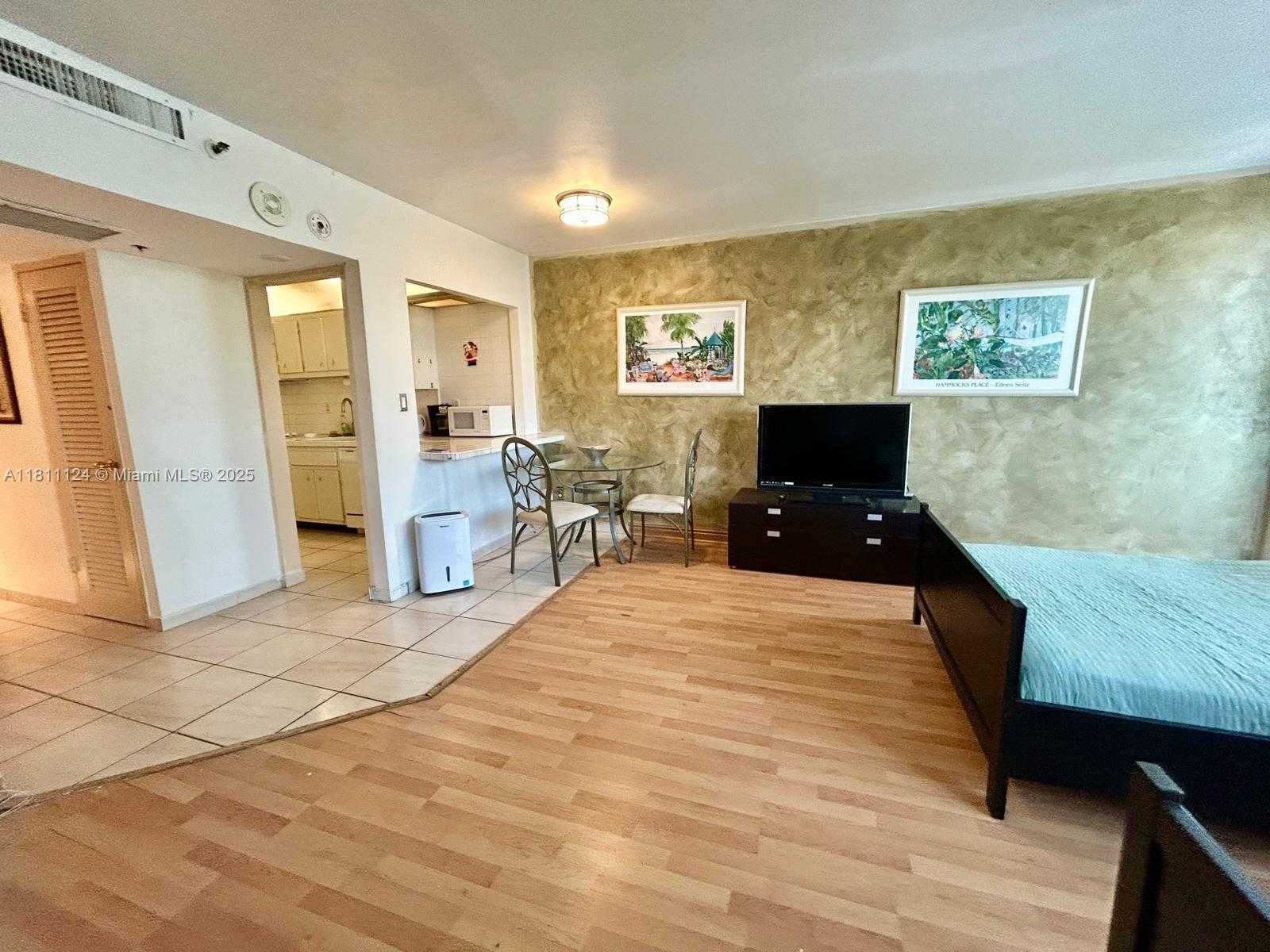 Small Image of 100 LINCOLN RD #329, Miami Beach Number 4