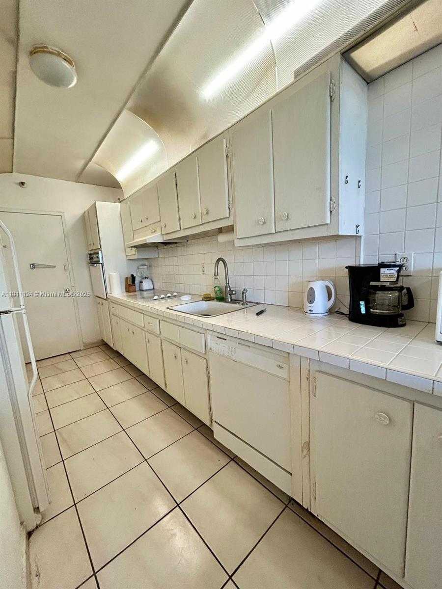 Small Image of 100 LINCOLN RD #329, Miami Beach Number 6