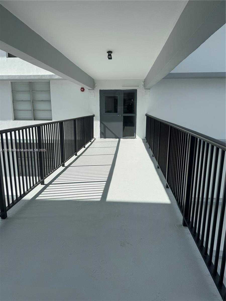 Small Image of 1001 91ST ST #508, Bay Harbor Islands Number 13