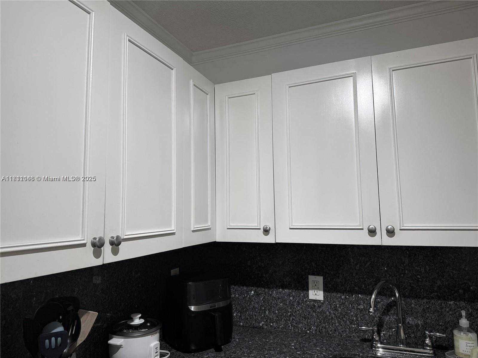 Small Image of 1001 91ST ST #508, Bay Harbor Islands Number 16