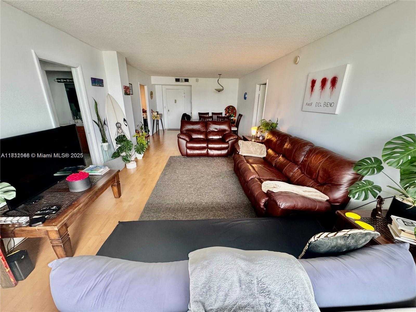Small Image of 1001 91ST ST #508, Bay Harbor Islands Number 19