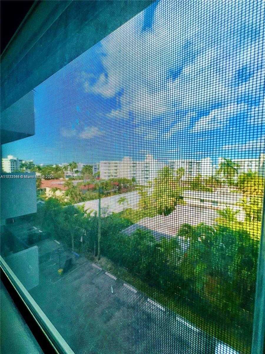 Small Image of 1001 91ST ST #508, Bay Harbor Islands Number 20