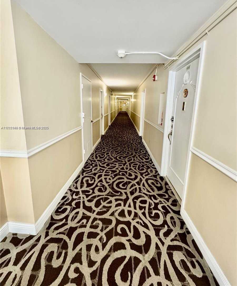 Small Image of 1001 91ST ST #508, Bay Harbor Islands Number 23