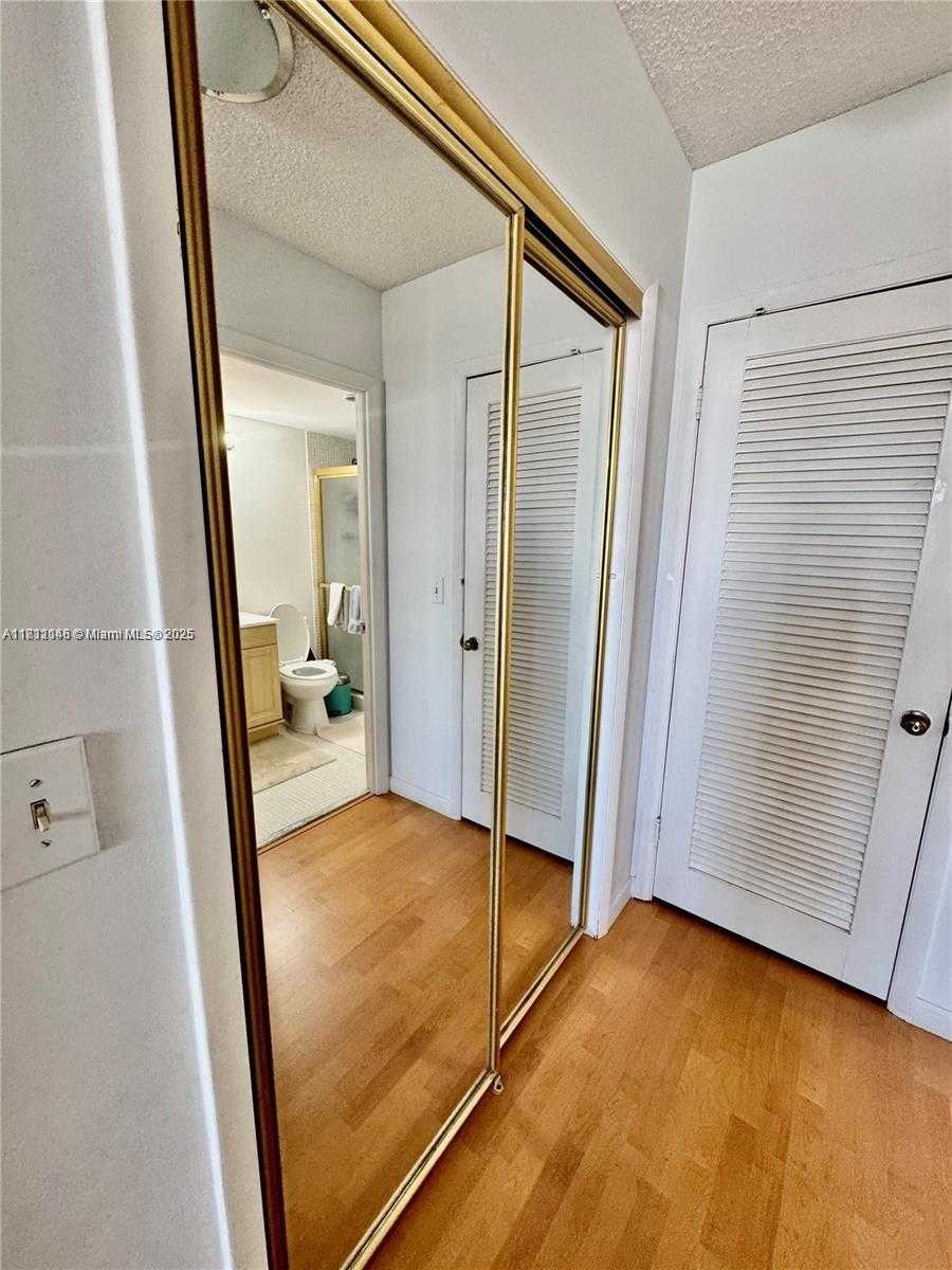 Small Image of 1001 91ST ST #508, Bay Harbor Islands Number 8