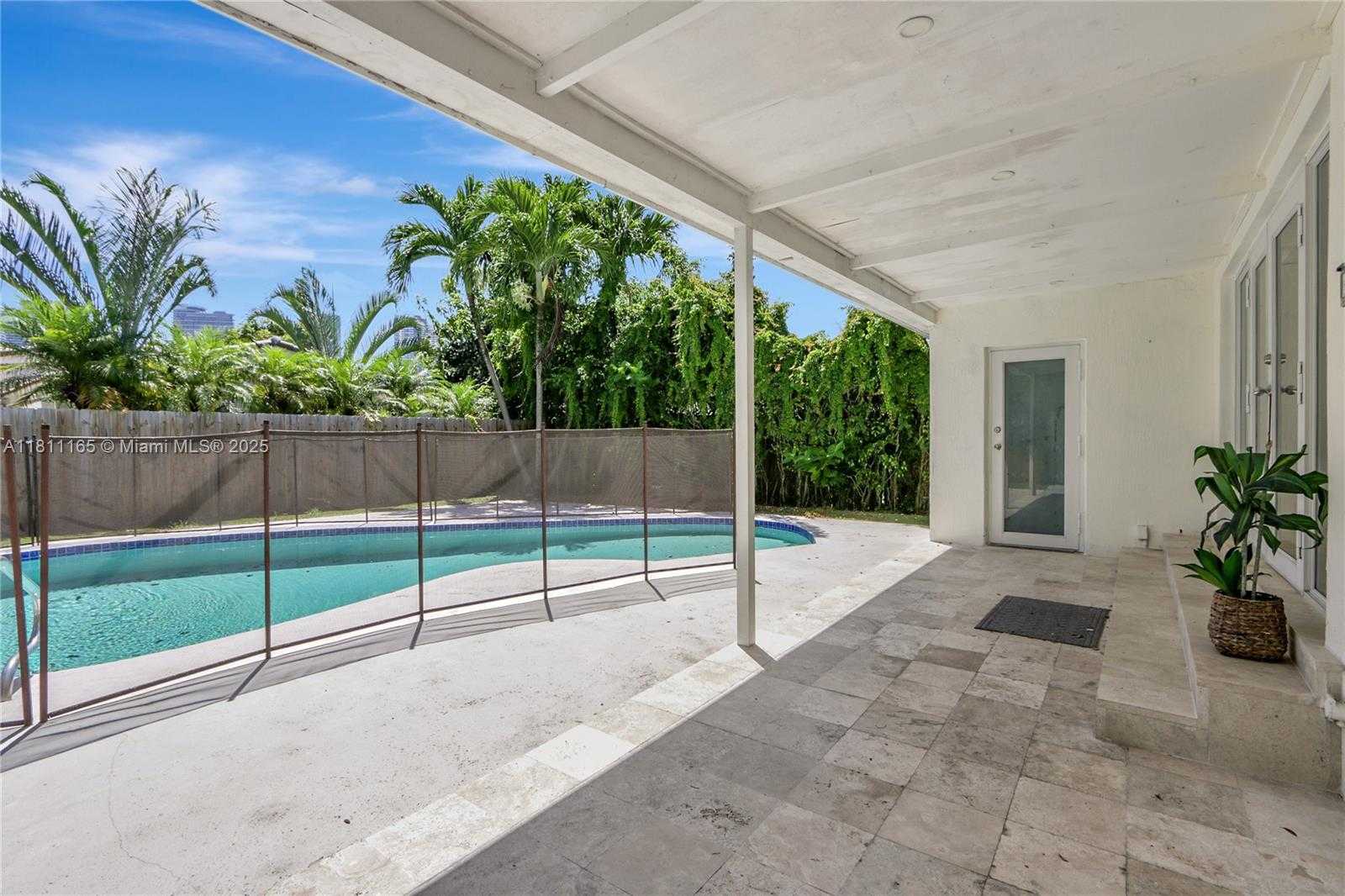 Small Image of 375 SOUTH WEST 20TH RD #., Miami Number 15
