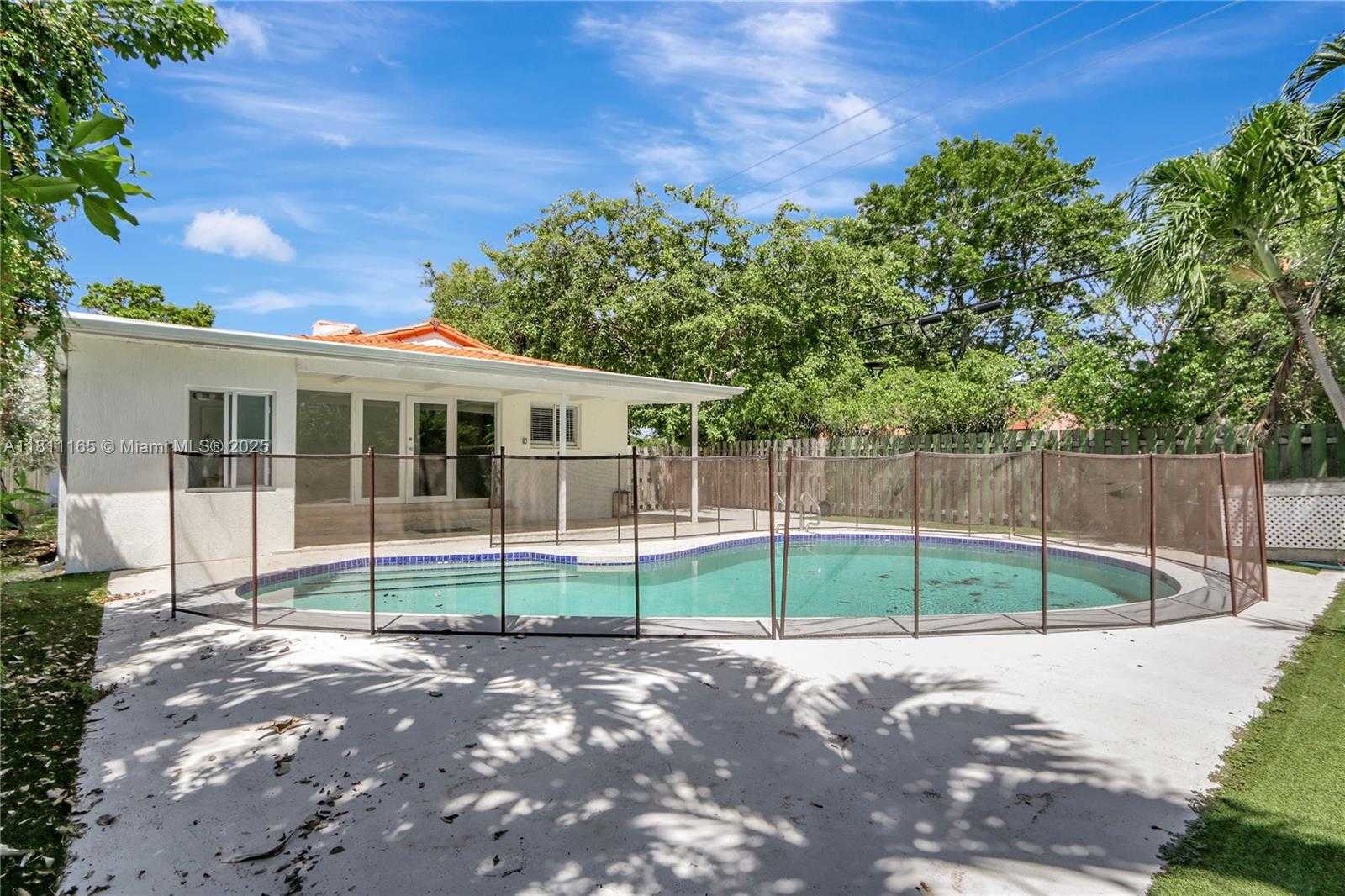 Small Image of 375 SOUTH WEST 20TH RD #., Miami Number 16