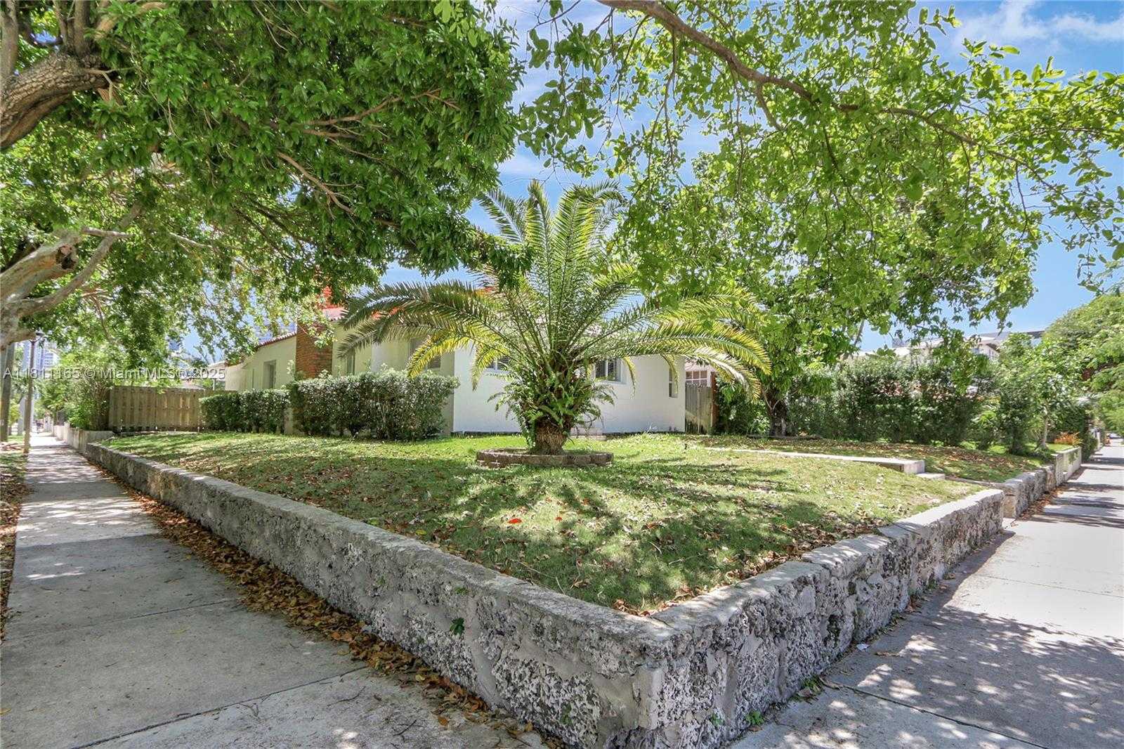 Small Image of 375 SOUTH WEST 20TH RD #., Miami Number 2