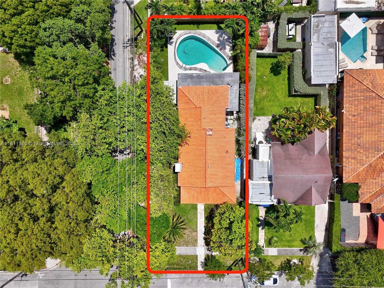 Small Image of 375 SOUTH WEST 20TH RD #., Miami Number 5