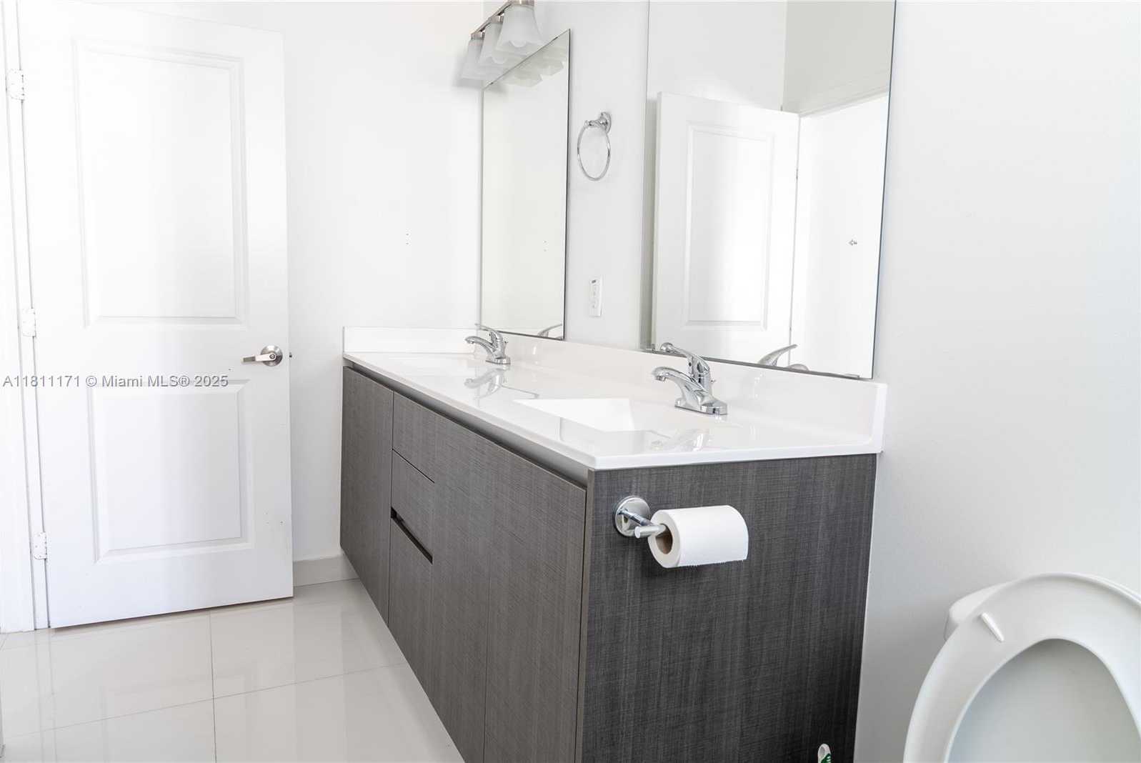 Small Image of 481 SOUTH WEST 91ST CT #481, Miami Number 22