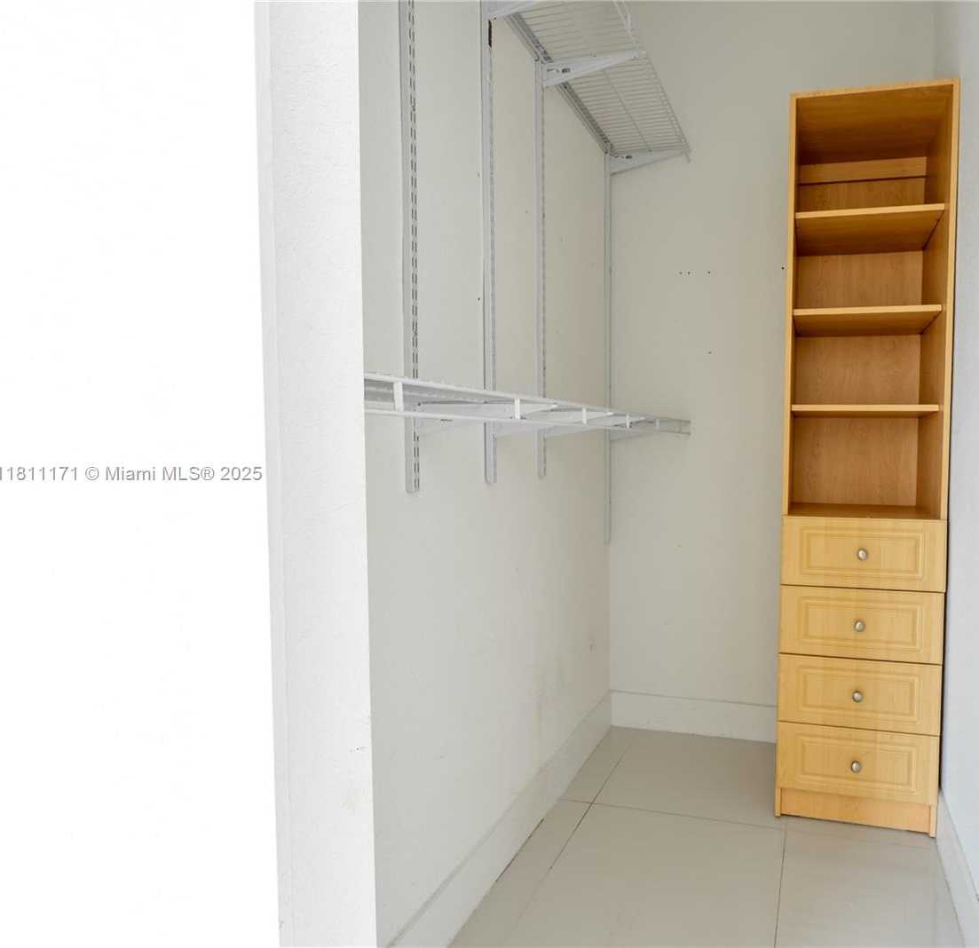 Small Image of 481 SOUTH WEST 91ST CT #481, Miami Number 37