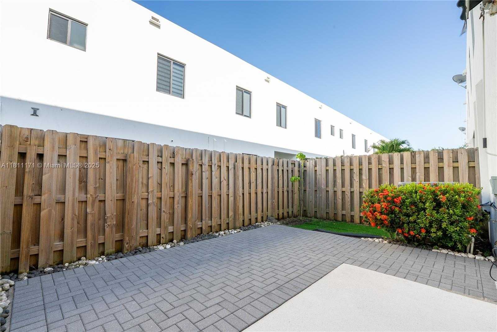 Small Image of 481 SOUTH WEST 91ST CT #481, Miami Number 39