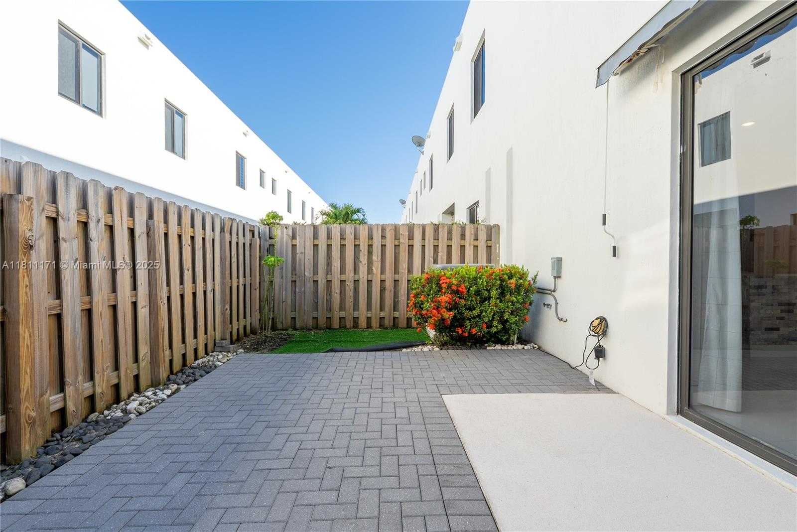 Small Image of 481 SOUTH WEST 91ST CT #481, Miami Number 43