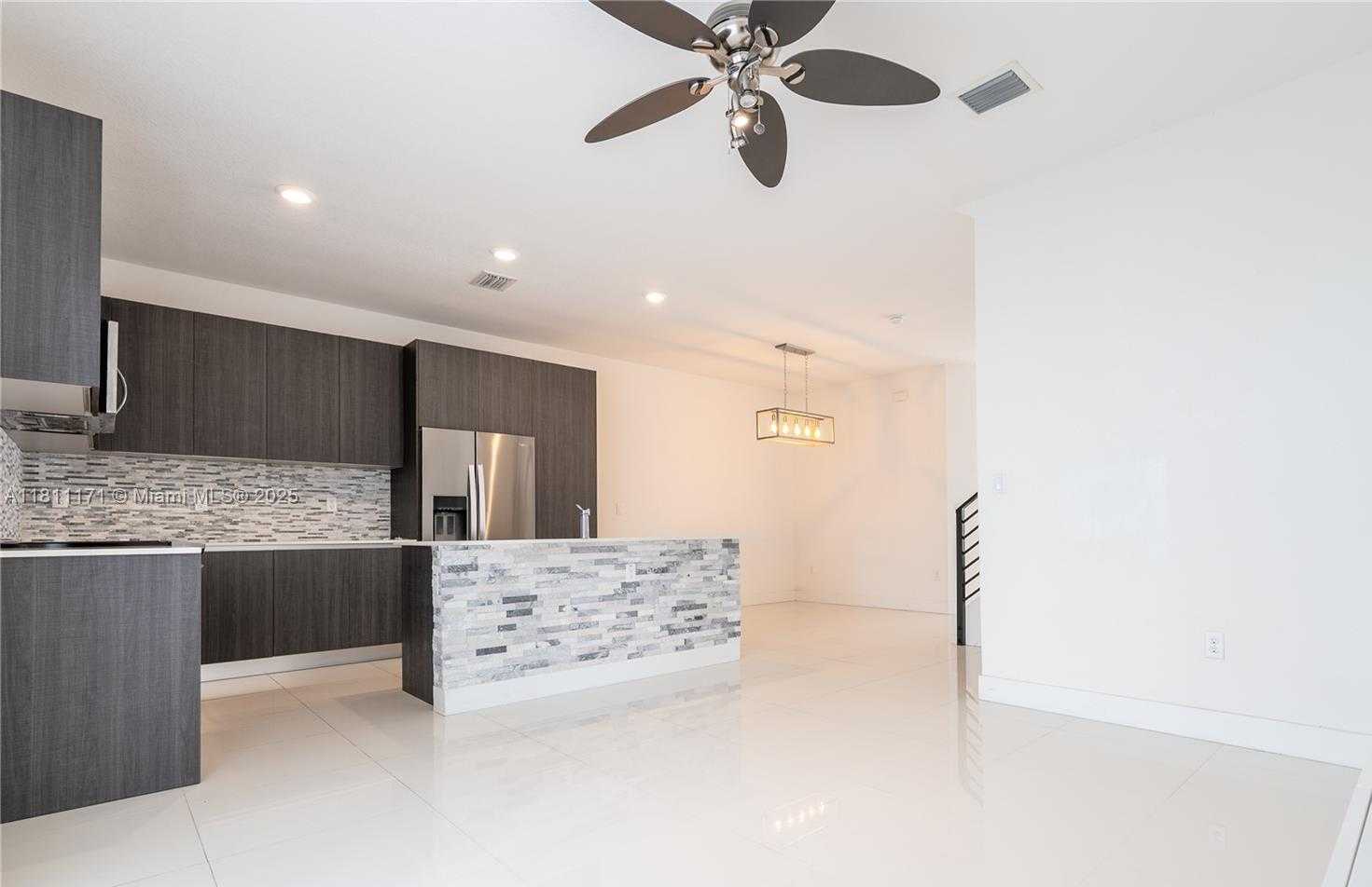 Small Image of 481 SOUTH WEST 91ST CT #481, Miami Number 6