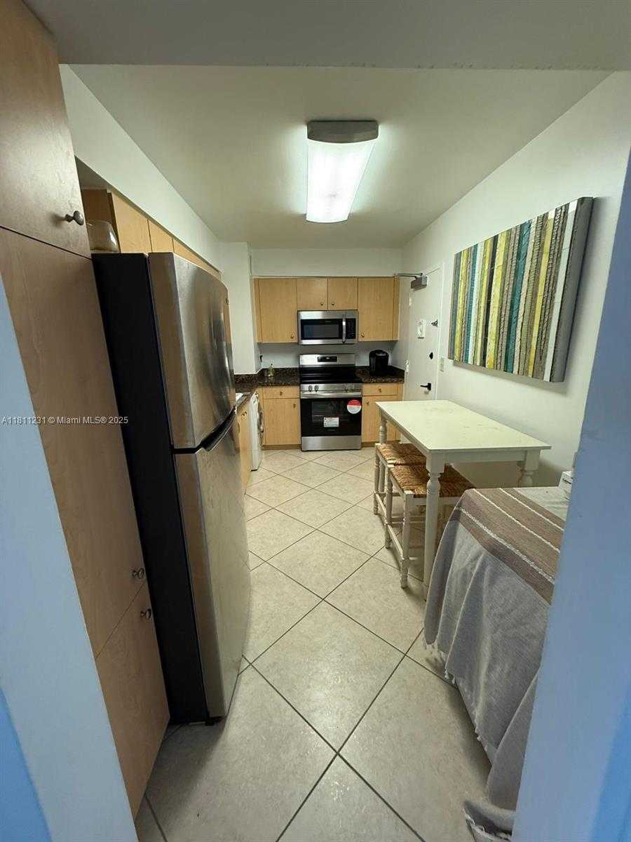 Small Image of 9195 COLLINS AVE #511, Surfside Number 22