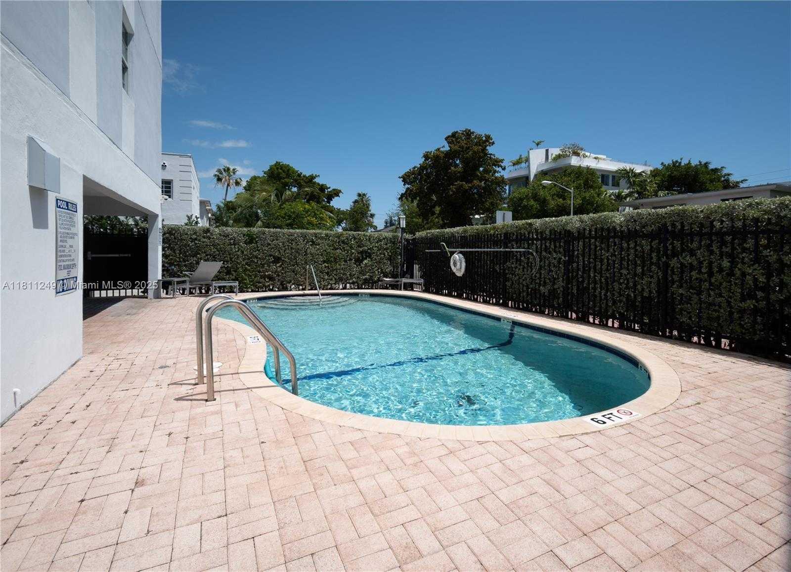 Small Image of 1000 MICHIGAN AVE #201, Miami Beach Number 7