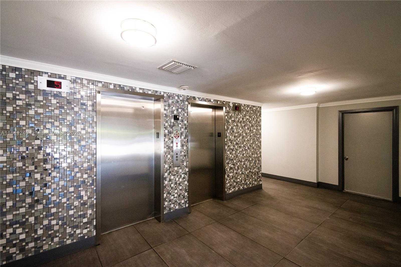 Small Image of 1000 MICHIGAN AVE #201, Miami Beach Number 8