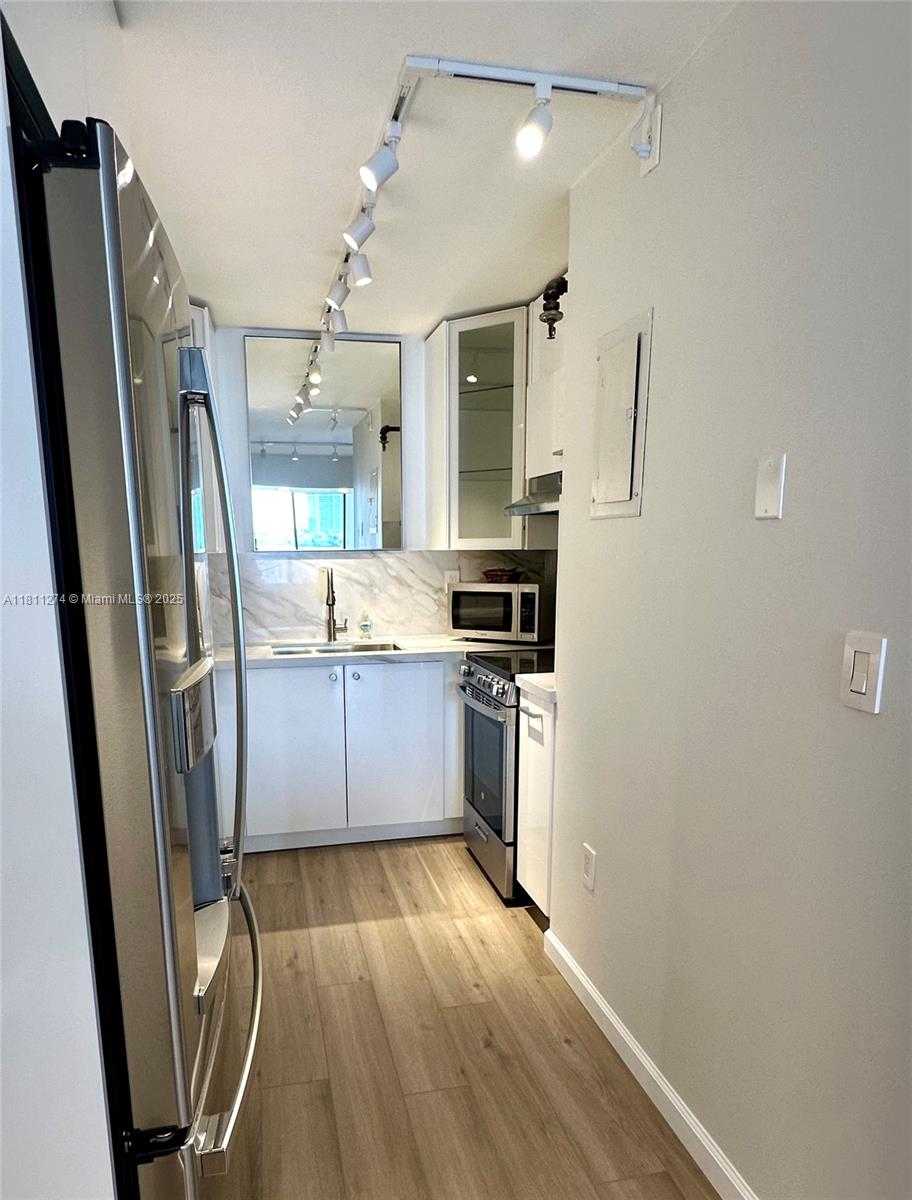 Small Image of 17878 NORTH BAY RD #306, Sunny Isles Beach Number 6