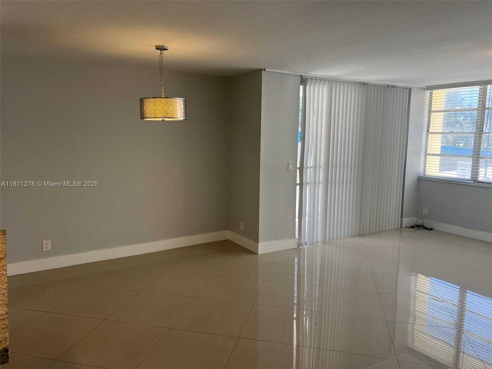 Small Image of 1825 SOUTH OCEAN DR #214, Hallandale Beach Number 3