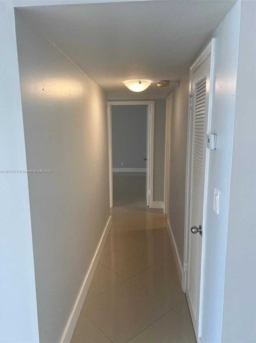 Small Image of 1825 SOUTH OCEAN DR #214, Hallandale Beach Number 5