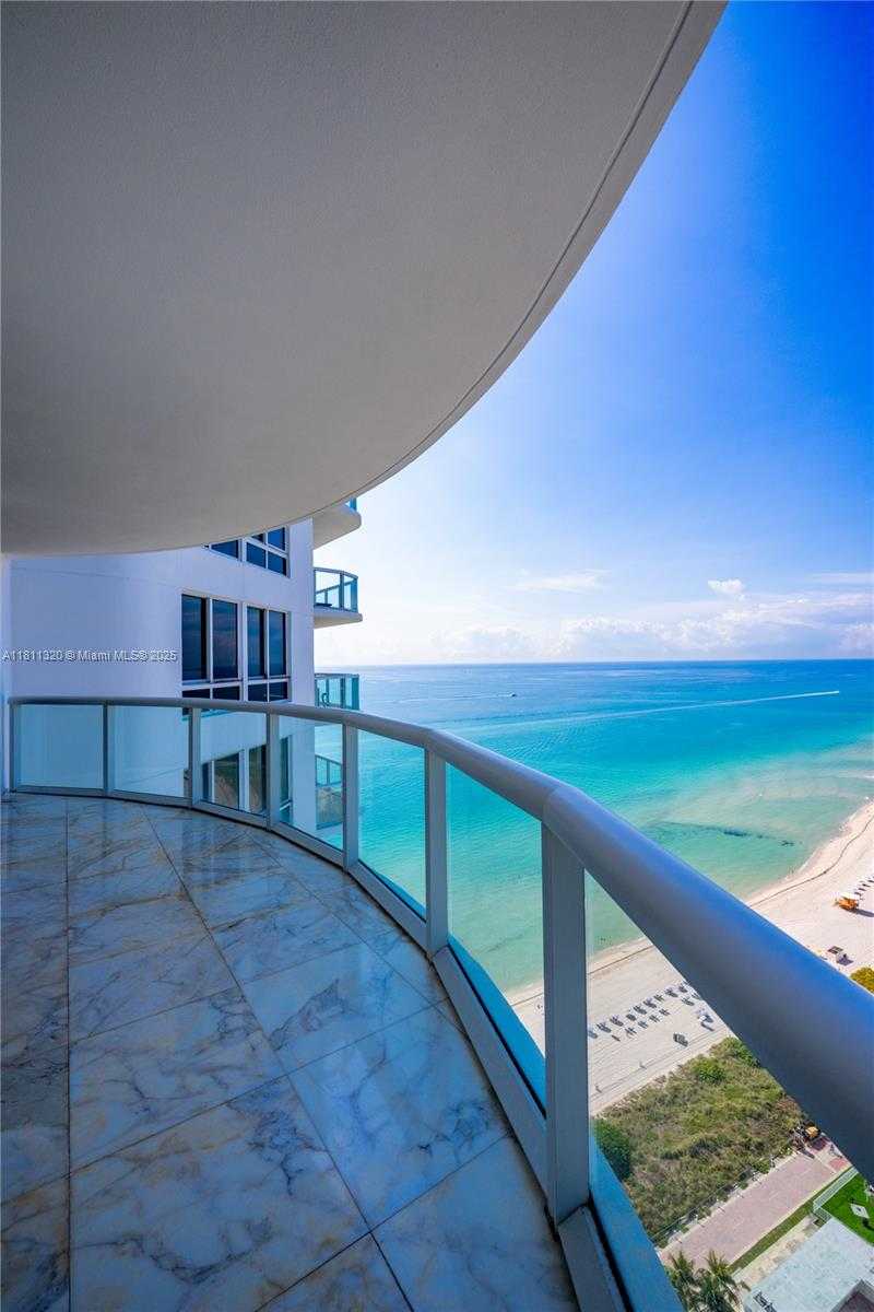 Small Image of 6365 COLLINS AVE #3304, Miami Beach Number 8