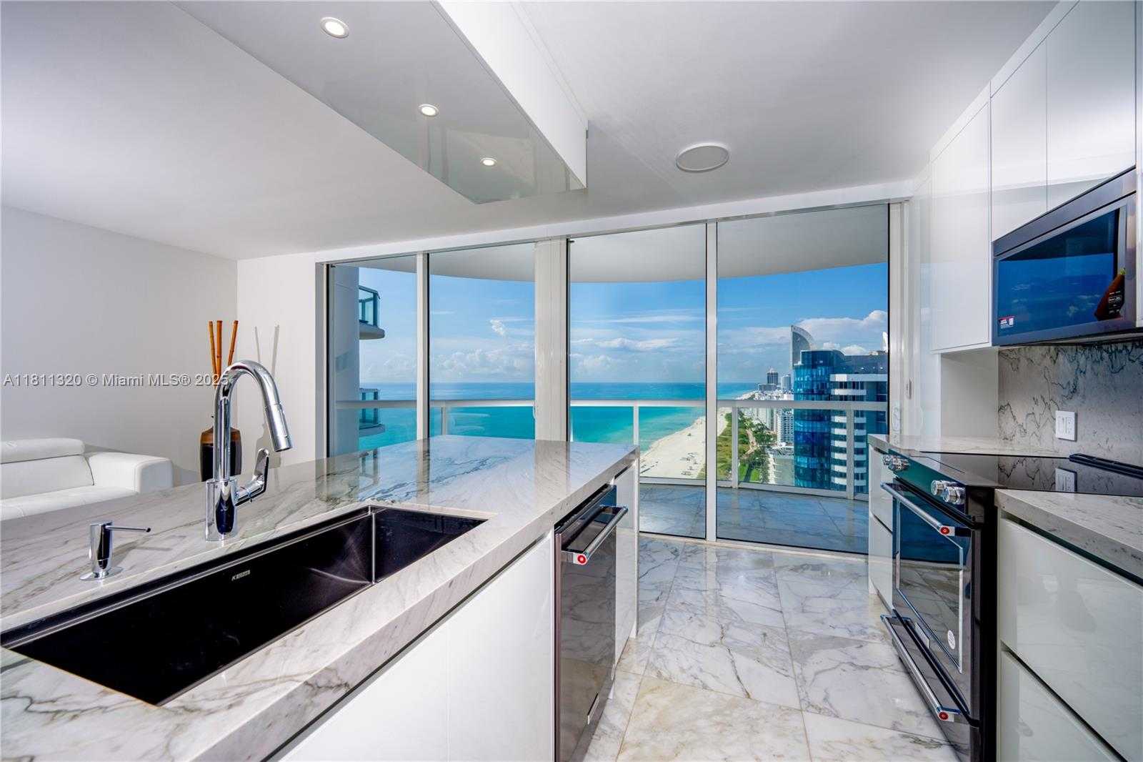 Small Image of 6365 COLLINS AVE #3304, Miami Beach Number 9