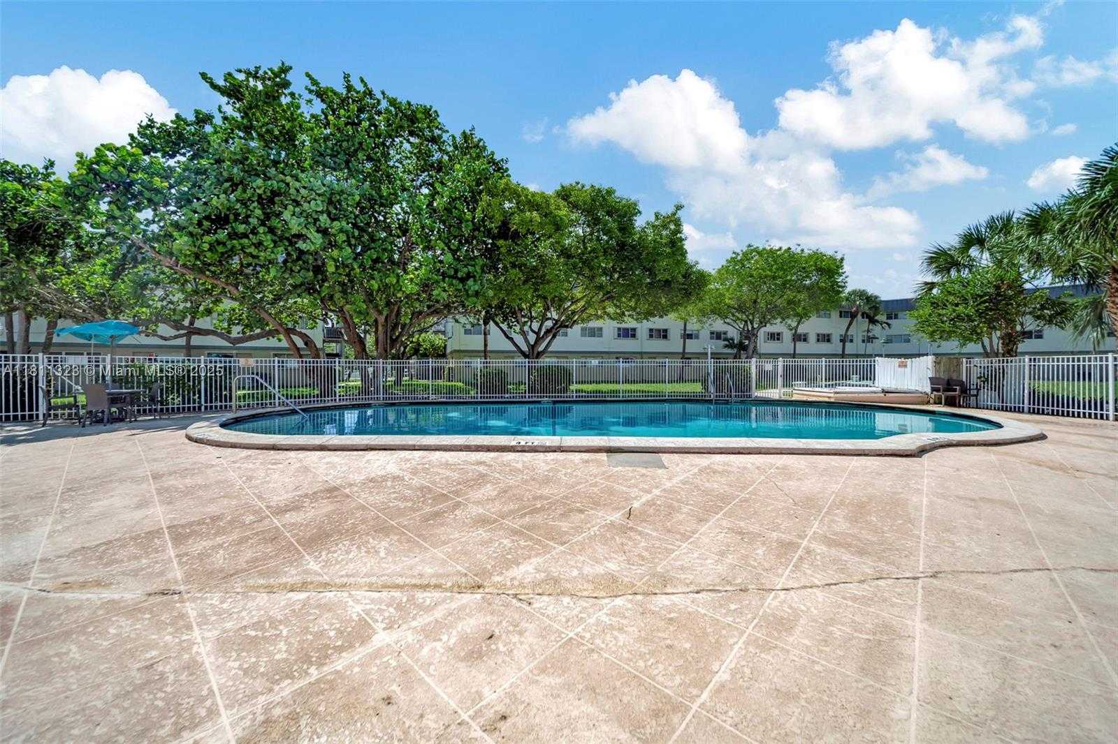 Small Image of 270 LAYNE BLVD #307, Hallandale Beach Number 10