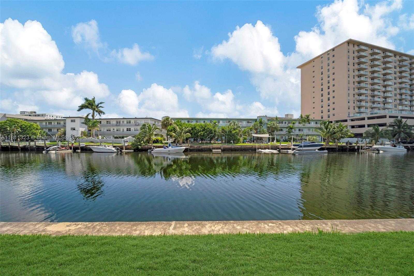Small Image of 270 LAYNE BLVD #307, Hallandale Beach Number 14