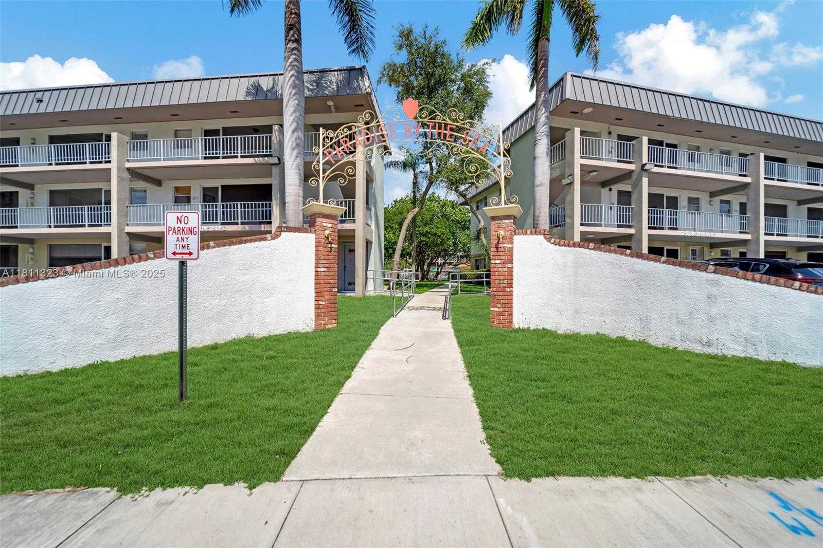 Small Image of 270 LAYNE BLVD #307, Hallandale Beach Number 2