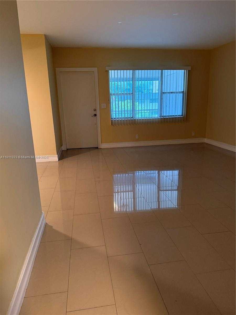 Small Image of 270 LAYNE BLVD #307, Hallandale Beach Number 34