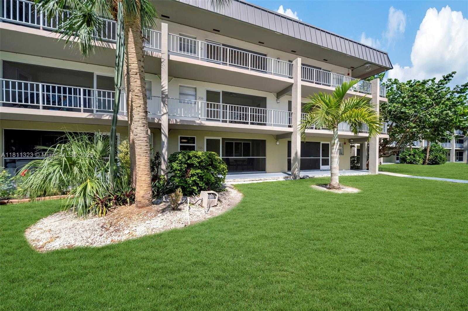 Small Image of 270 LAYNE BLVD #307, Hallandale Beach Number 9
