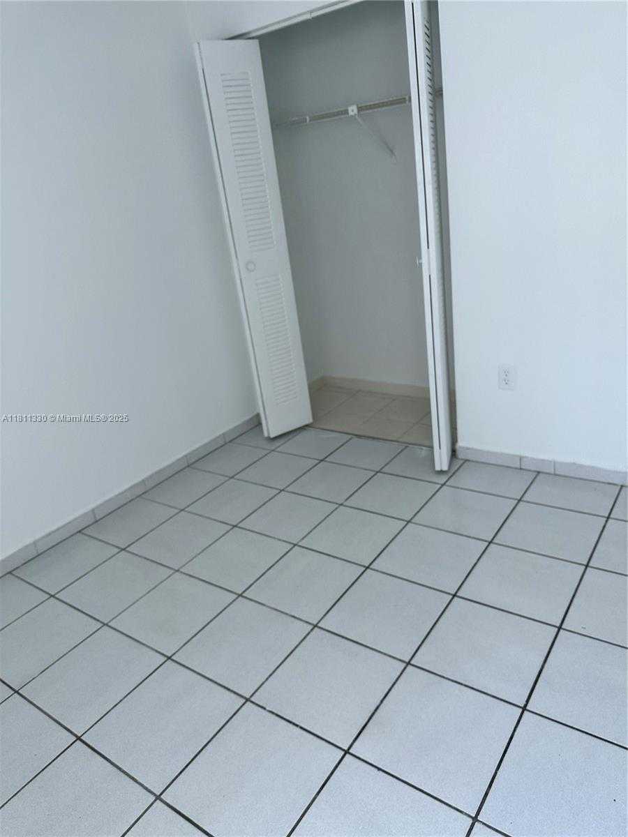 Small Image of 9431 FONTAINEBLEAU BLVD #112, Miami Number 11