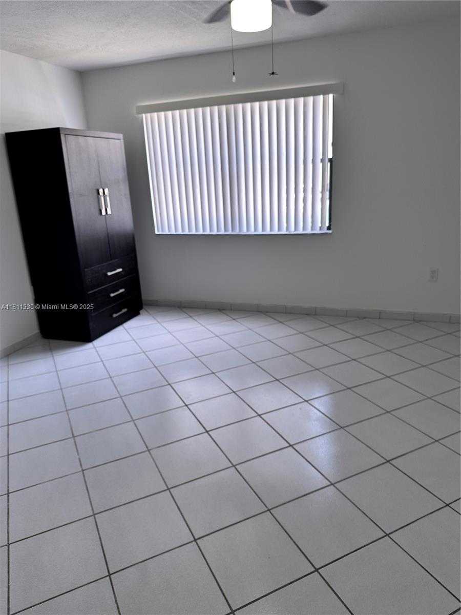 Small Image of 9431 FONTAINEBLEAU BLVD #112, Miami Number 12