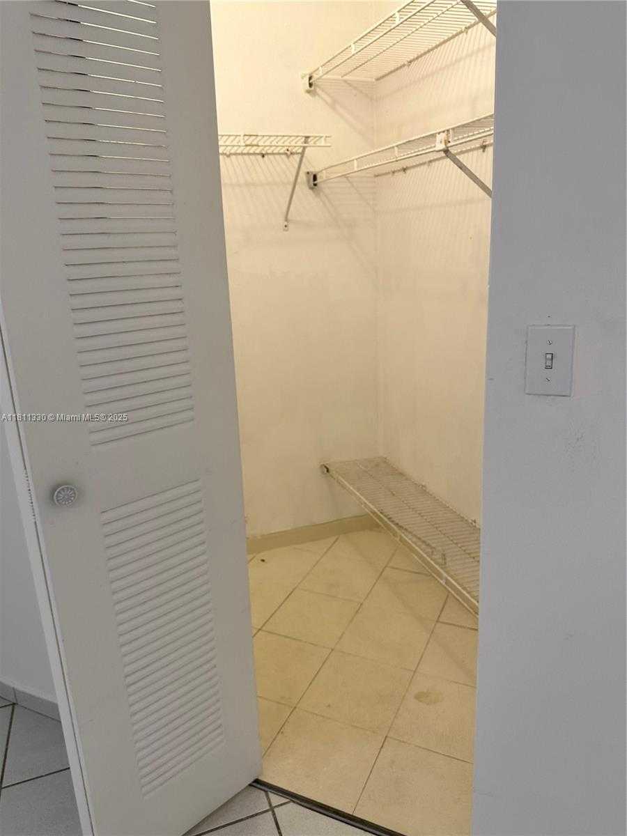 Small Image of 9431 FONTAINEBLEAU BLVD #112, Miami Number 13