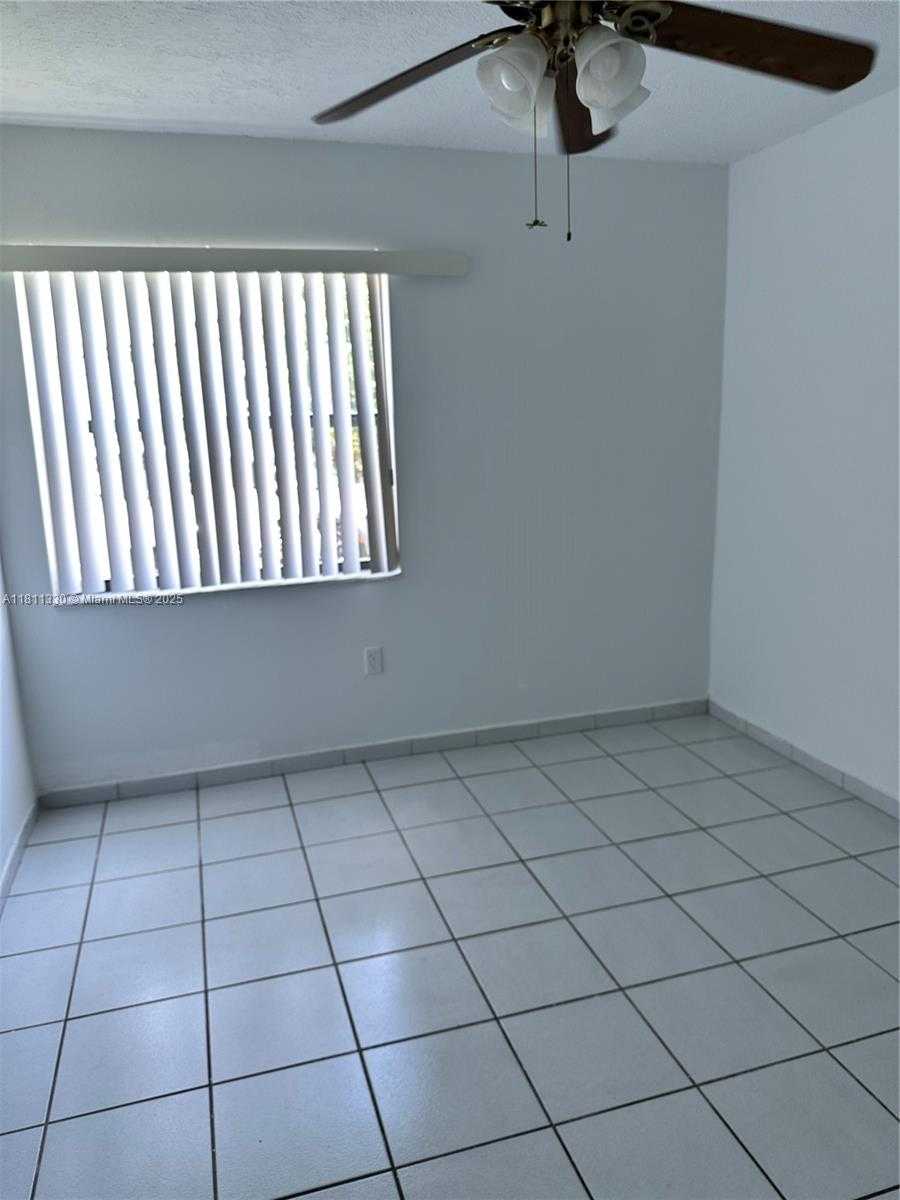 Small Image of 9431 FONTAINEBLEAU BLVD #112, Miami Number 14