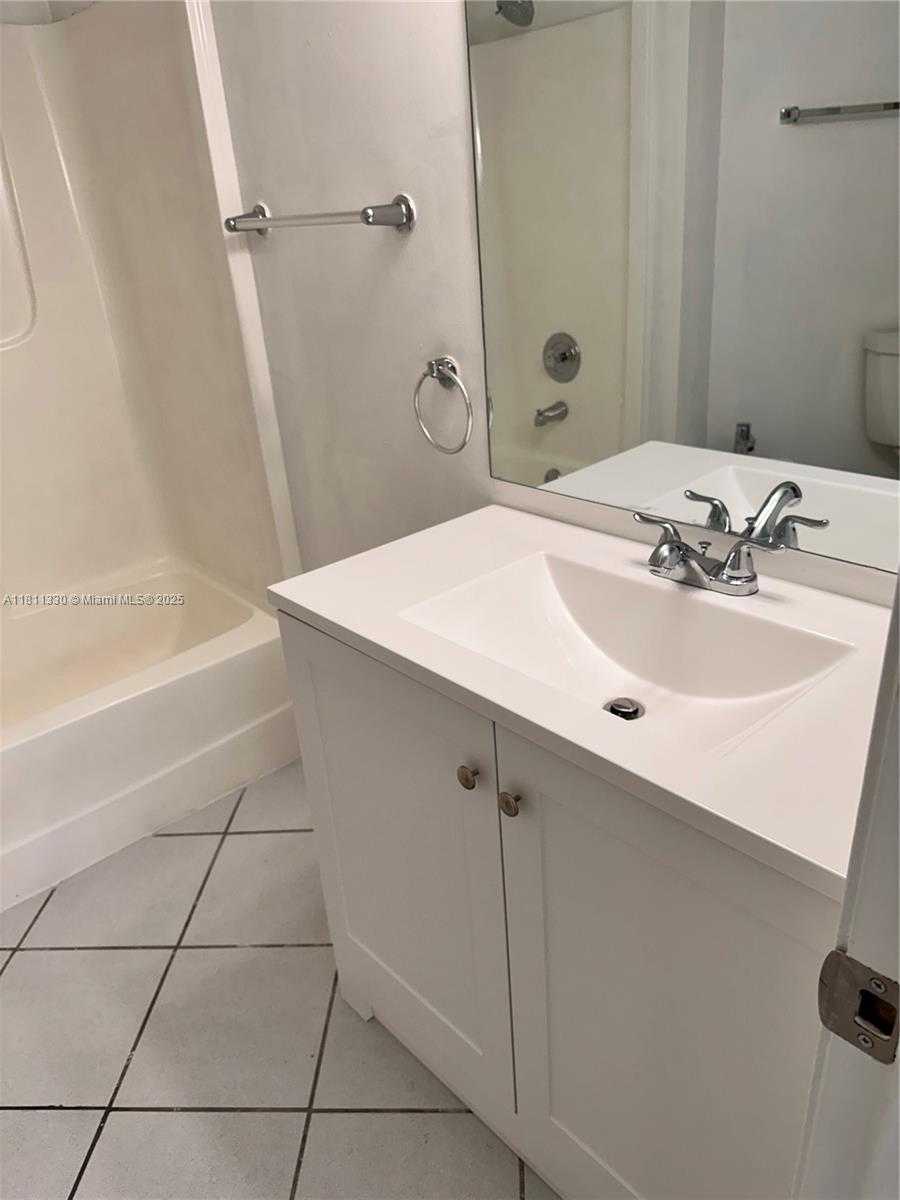 Small Image of 9431 FONTAINEBLEAU BLVD #112, Miami Number 15