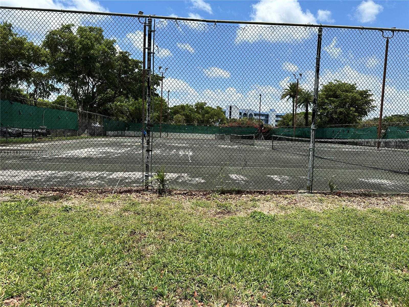 Small Image of 9431 FONTAINEBLEAU BLVD #112, Miami Number 23