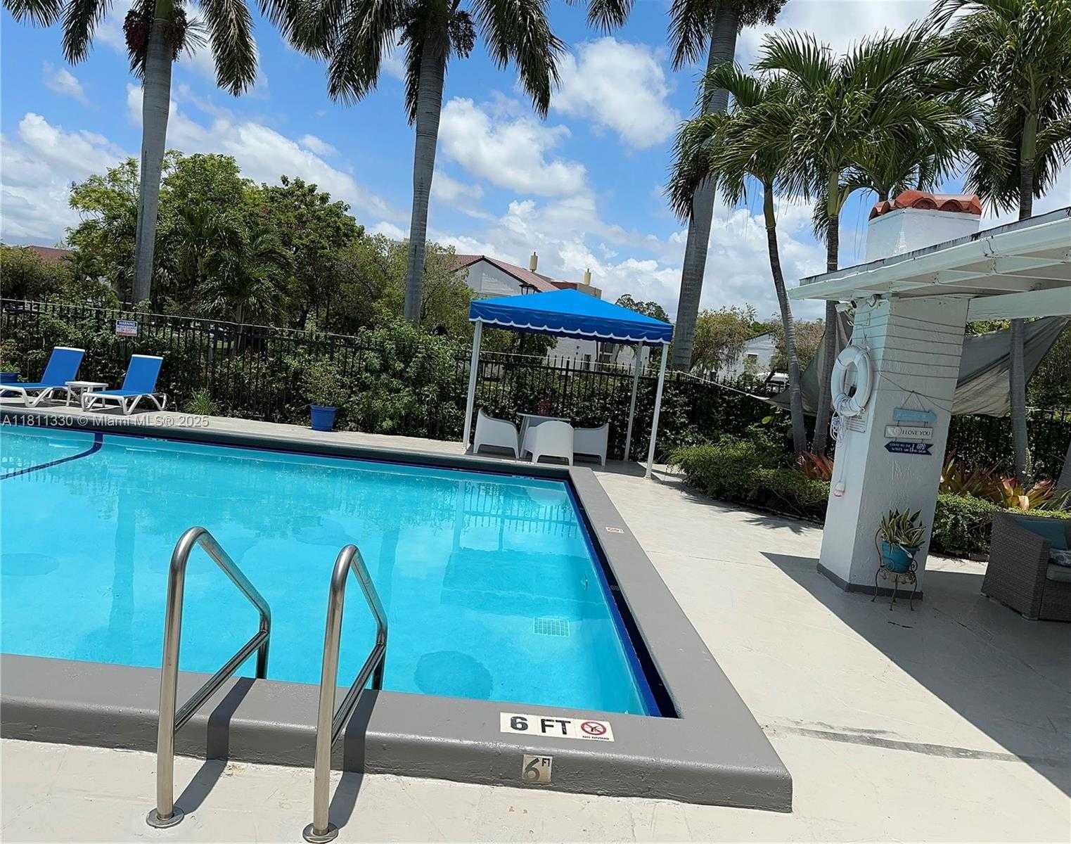 Small Image of 9431 FONTAINEBLEAU BLVD #112, Miami Number 24