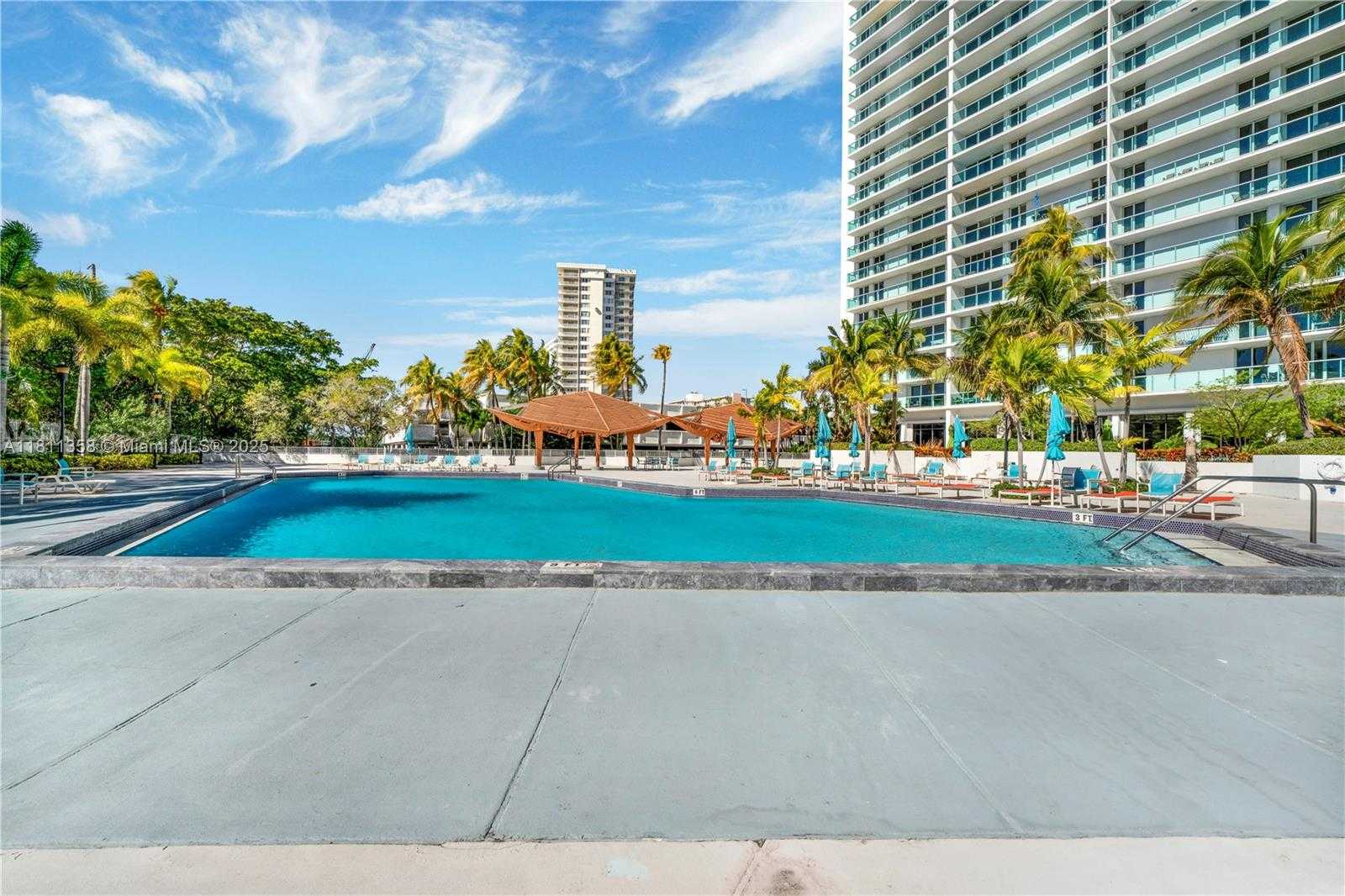 Small Image of 100 BAYVIEW DR #322, Sunny Isles Beach Number 16